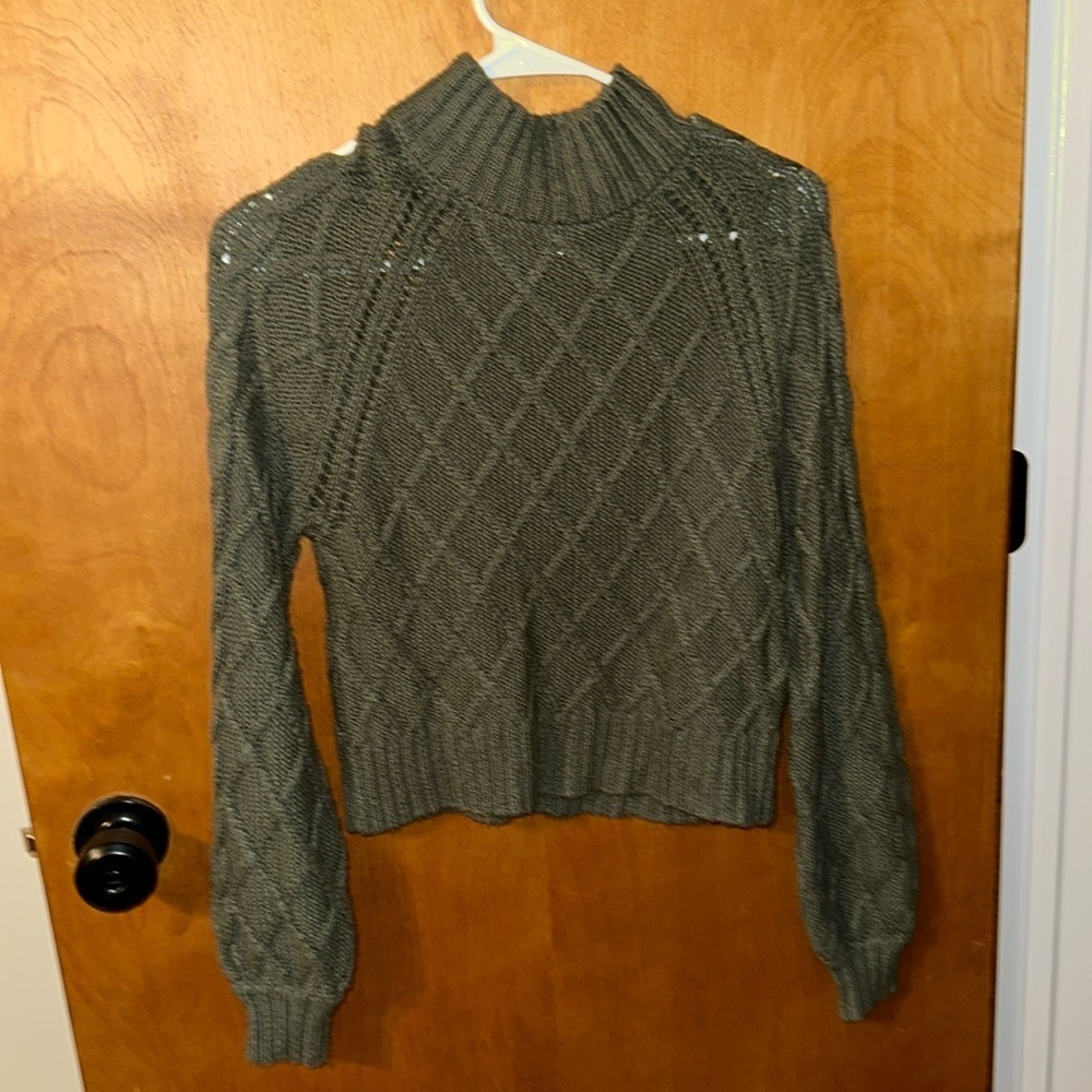 American Eagle Women’s Sweater